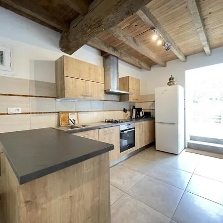 Xola Saint-Just-Ibarre