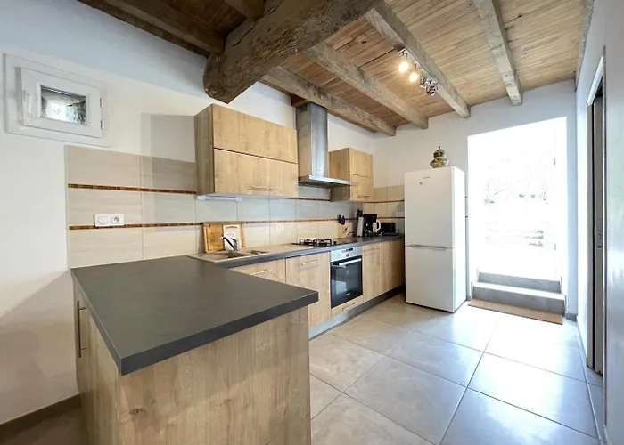 Xola Saint-Just-Ibarre