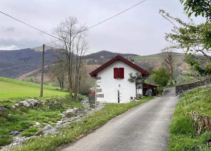 Xola Nyaraló Saint-Just-Ibarre